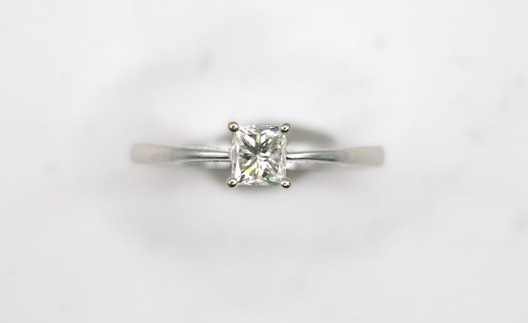 Princess-Cut Diamond Solitaire Engagement Ring – 18 Carat White Gold – Size L