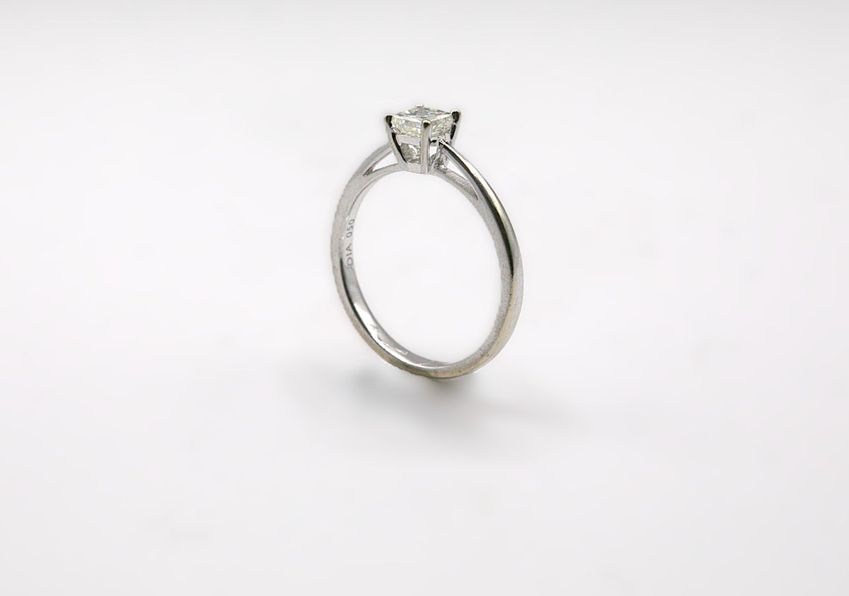 Princess-Cut Diamond Solitaire Engagement Ring – 18 Carat White Gold – Size L
