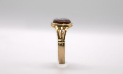 Cabochon Garnet Ring