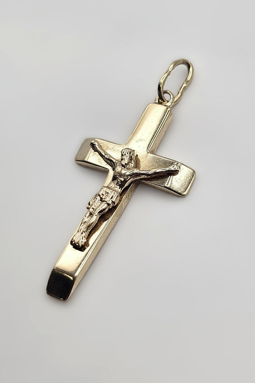 Crucifix Pendant - 9ct Gold