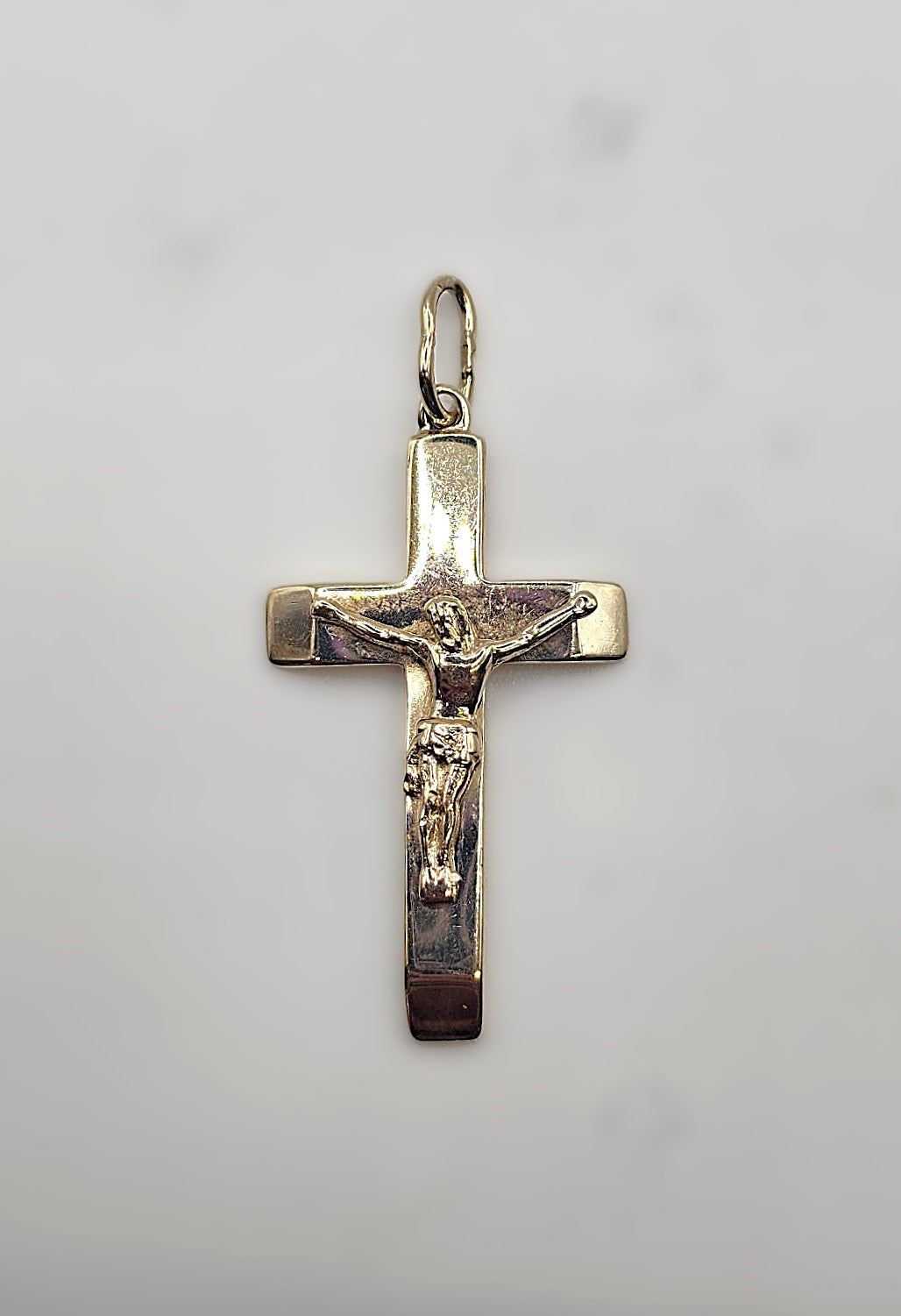 Crucifix Pendant - 9ct Gold