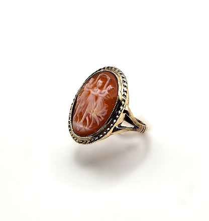 Three Graces Carved Shell Cameo Ring - 9ct Gold - Size J 1/2