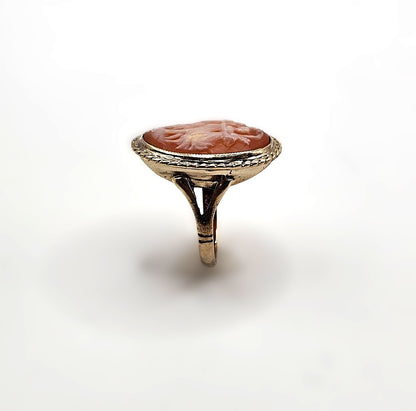 Three Graces Carved Shell Cameo Ring - 9ct Gold - Size J 1/2