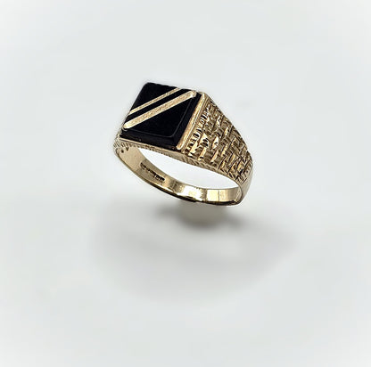 Signet - 9ct Gold Ring - Size W