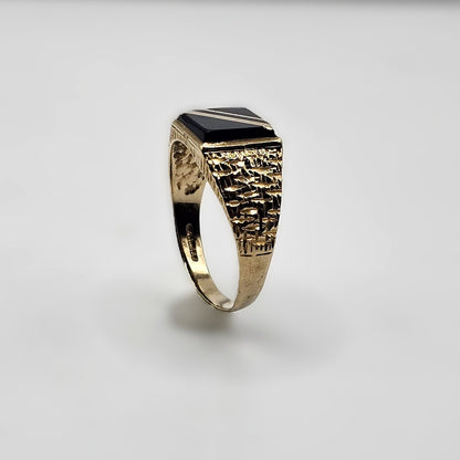 Signet - 9ct Gold Ring - Size W