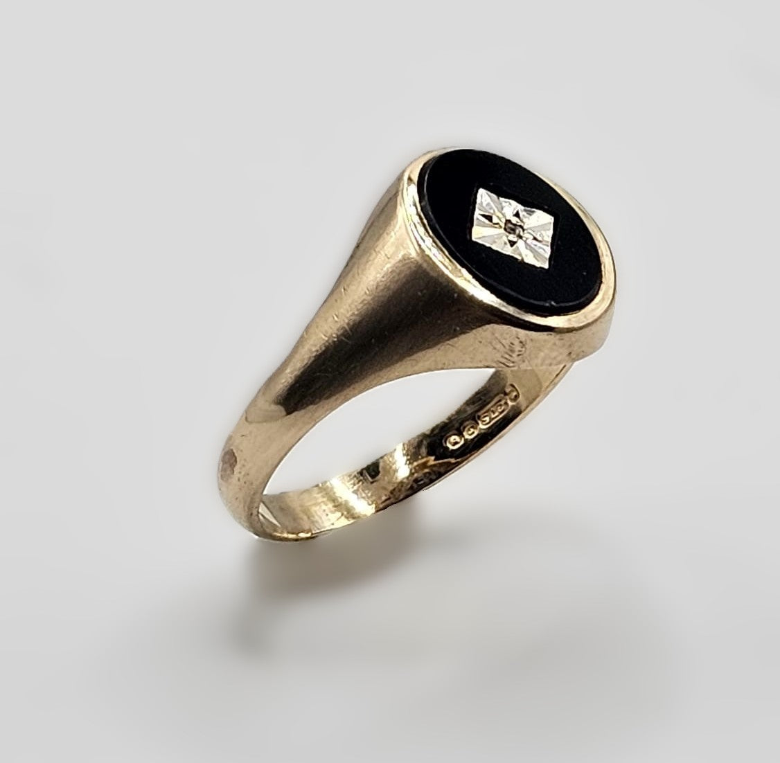 Signet Ring - 9ct Gold - Size X